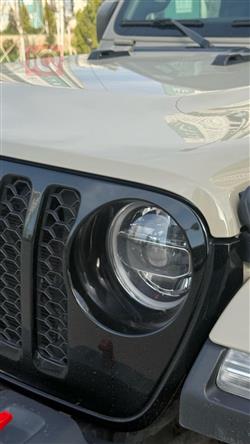 جيب جلاديتور